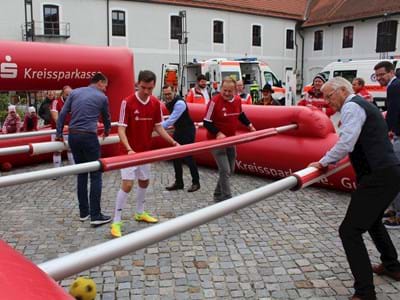 Spaß und Spiel mit dem Lebendkicker