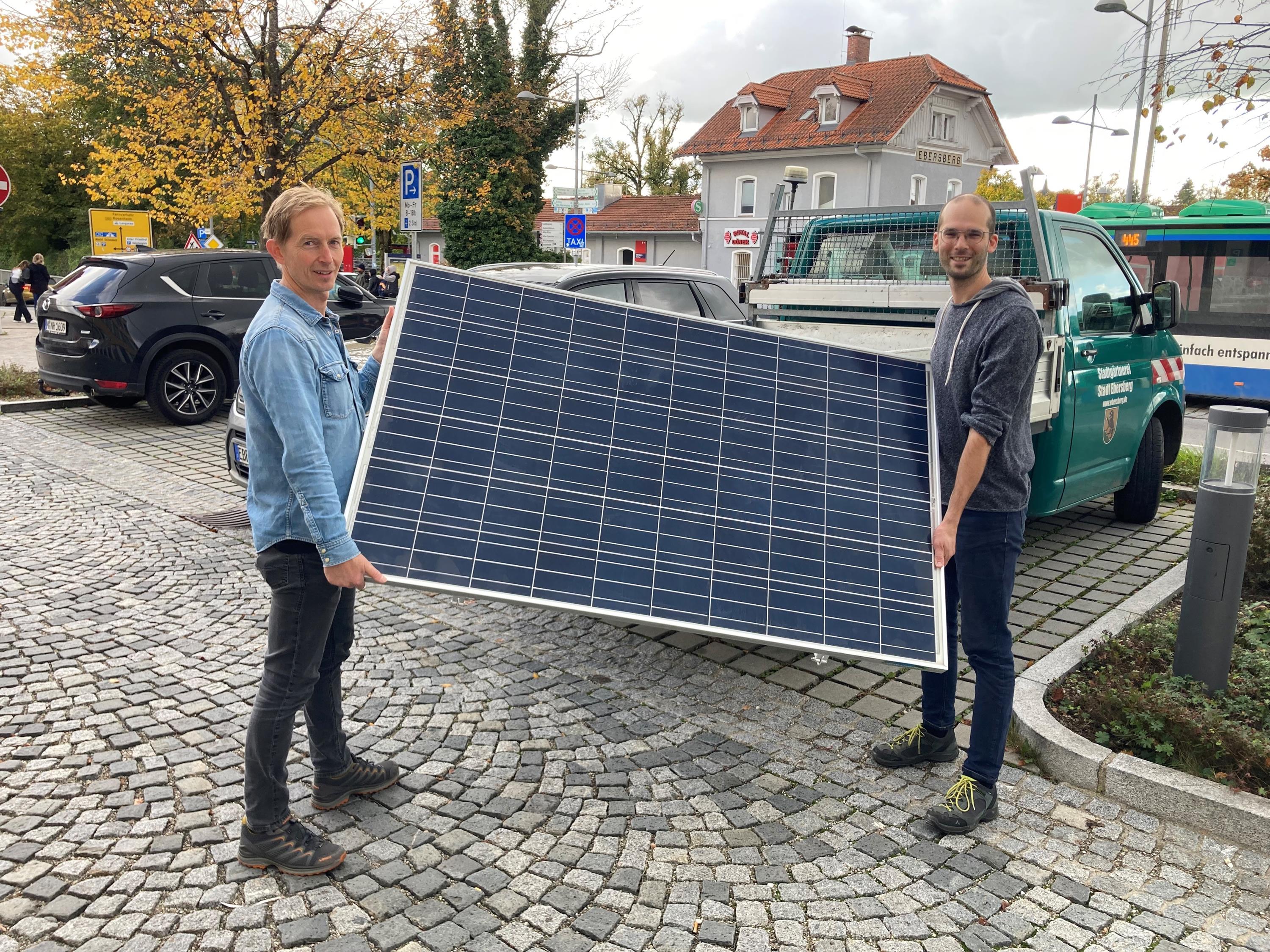 Foto: Andreas Puhr, Mitarbeiter Museum Wald und Umwelt und Robert Maier, Klimaschutzmanager Landratsamt Ebersberg (eigenes Bild) Leider haben wir keinen Alternativtext zu diesem Bild, aber wir arbeiten daran.