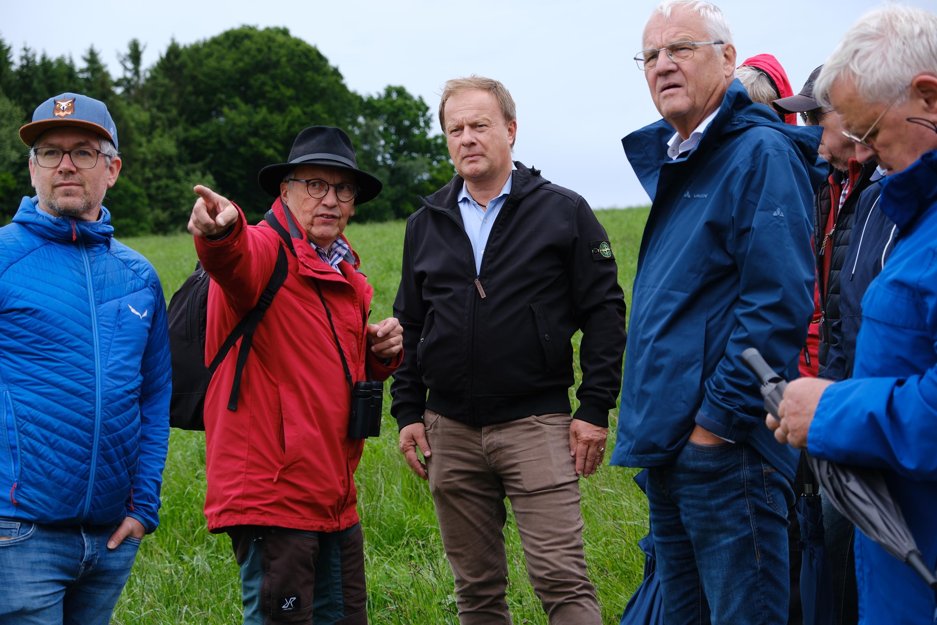 Josef Erl (UNB), Josef Rüegg (LPV), Landrat Robert Niedergesäß, Walter Brilmayer (Stellvertreter des Landrats). Marin Lechner (Kreisrat)