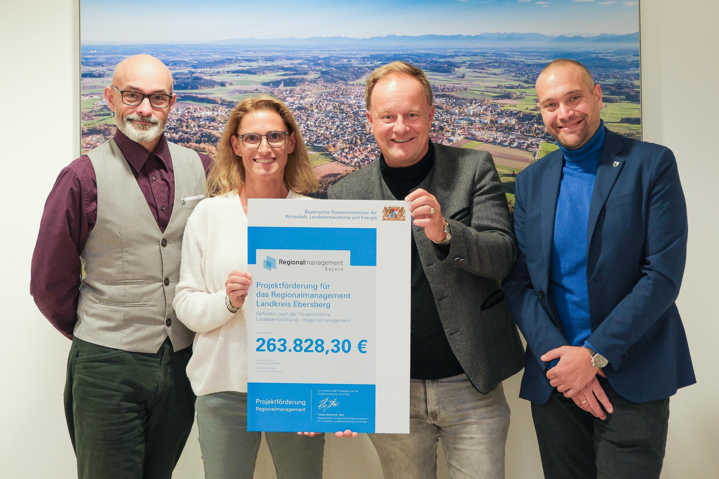 Zuschuss für das Regionalmanagement Das Bayerischen Staatsministerium für Wirtschaft, Landesentwicklung und Energie bezuschusst das Regionalmanagement im Landkreis Ebersberg